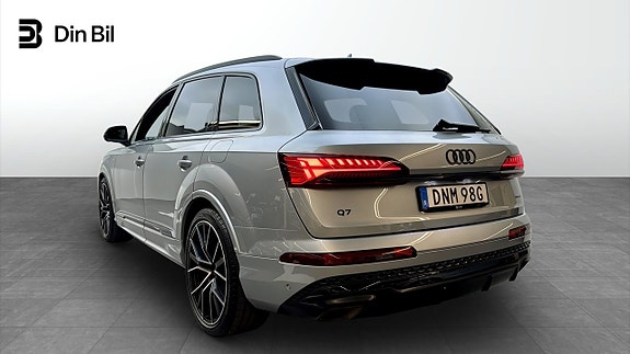 Audi Q7 3 of 5