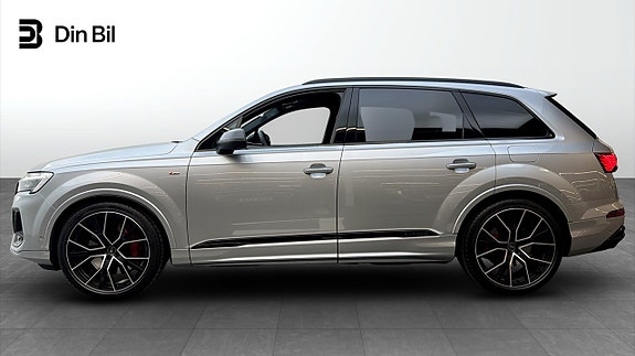 Audi Q7 2 of 5