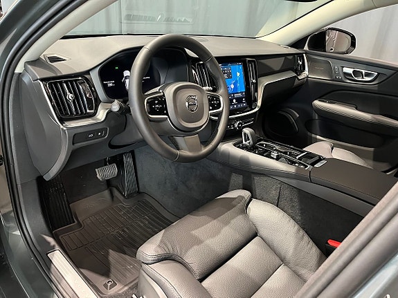Volvo V60 8 of 13