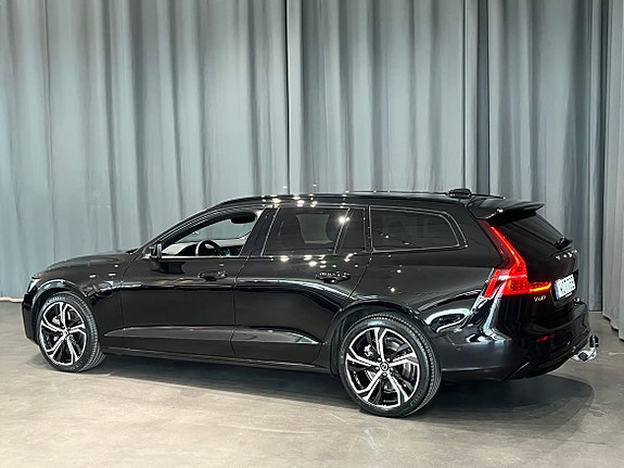 Volvo V60 2 of 7