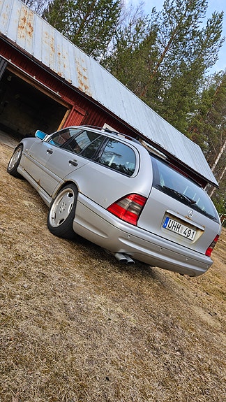 Mercedes-Benz C43 3 of 5