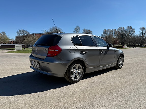 BMW 118d 3 of 5