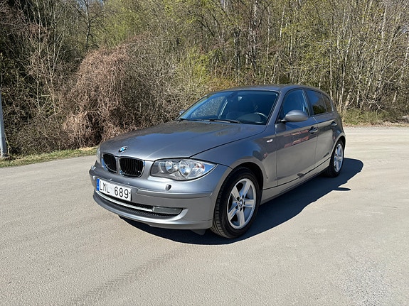 BMW 118d 2 of 5