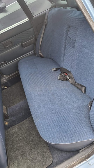 Volvo 244 7 of 10