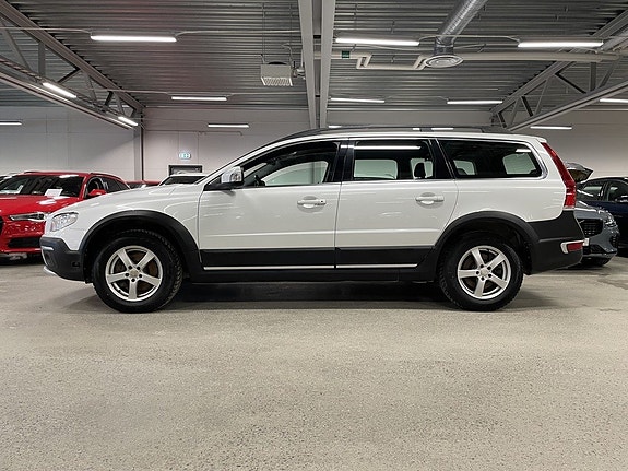 Volvo XC70 2 of 5