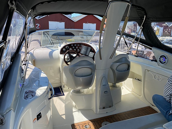 Cranchi 33 Endurance 2 X Volvo Penta KAD300 med vagn 3 of 15