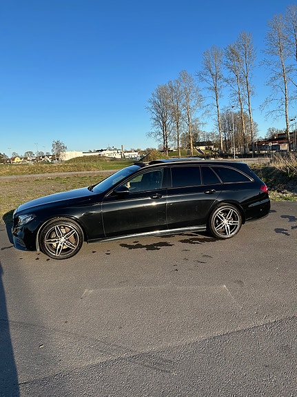 Mercedes-Benz E220 d 5 of 5