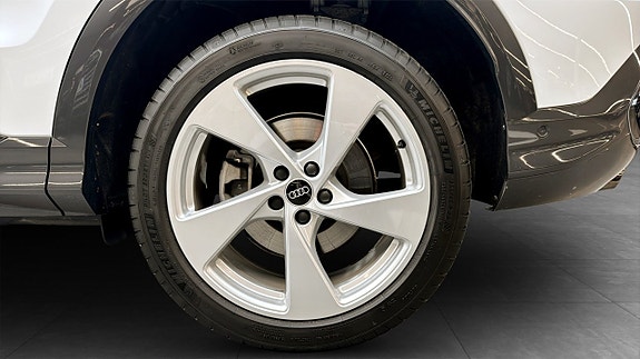 Audi Q5 6 of 24