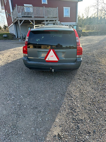 Volvo V70 4 of 7