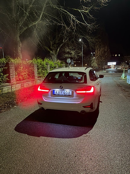 BMW 330e 4 of 13