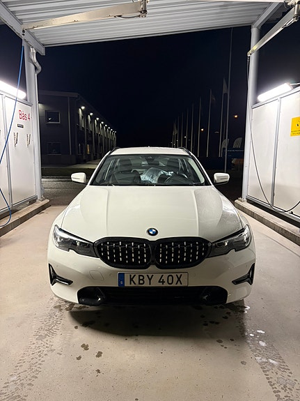 BMW 330e 6 of 13