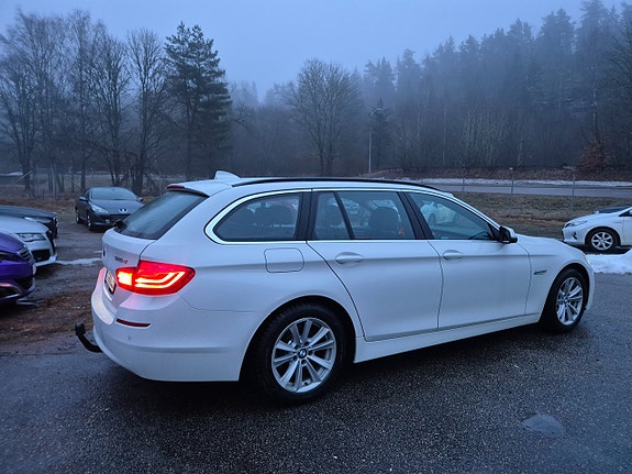 BMW 520d 3 of 5