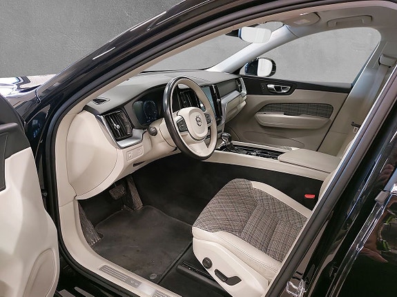 Volvo XC60 5 of 5
