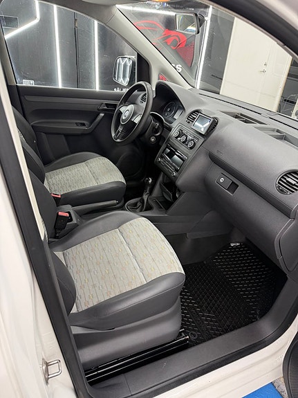 Volkswagen Caddy 9 of 11