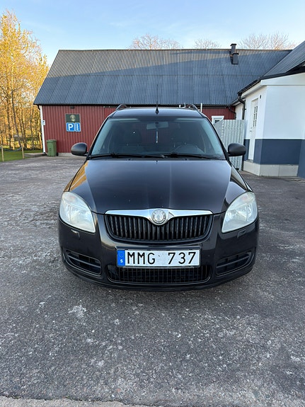 Skoda Roomster 2 of 5