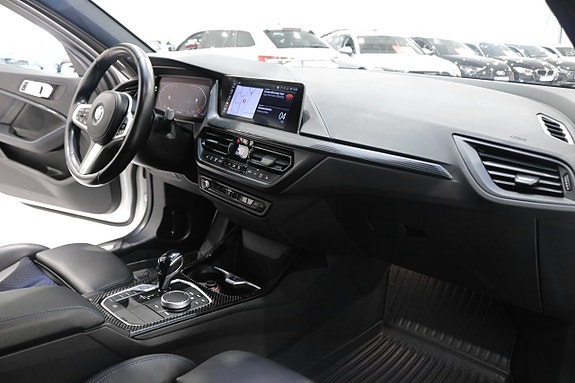BMW 118i 12 of 28