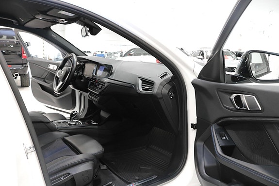 BMW 118i 13 of 28