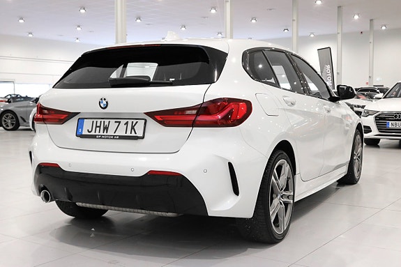 BMW 118i 5 of 5