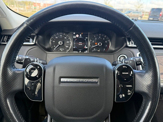 Land Rover Range Rover Velar 15 of 22