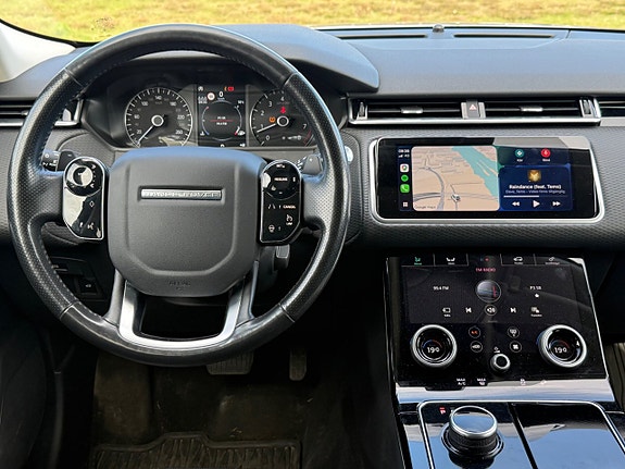Land Rover Range Rover Velar 14 of 22