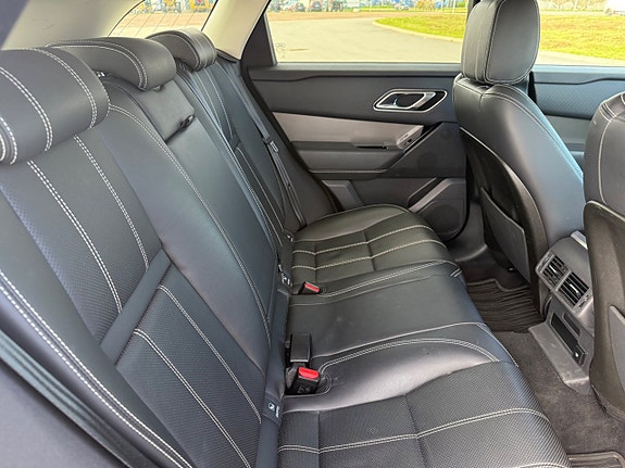 Land Rover Range Rover Velar 13 of 22