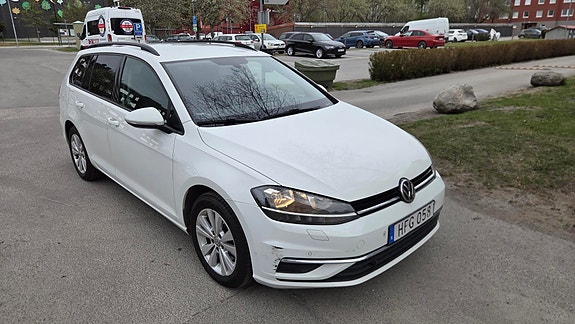 Volkswagen Golf VII 5 of 9