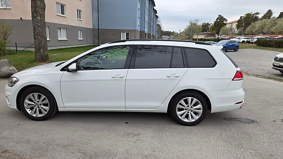 Volkswagen Golf VII 6 of 9
