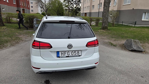 Volkswagen Golf VII 7 of 9