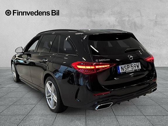 Mercedes-Benz C300 3 of 5