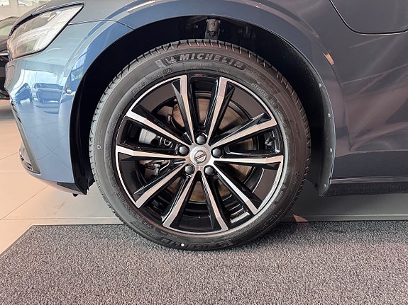 Volvo V60 9 of 9