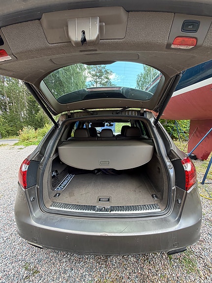 Porsche Cayenne S 5 of 5