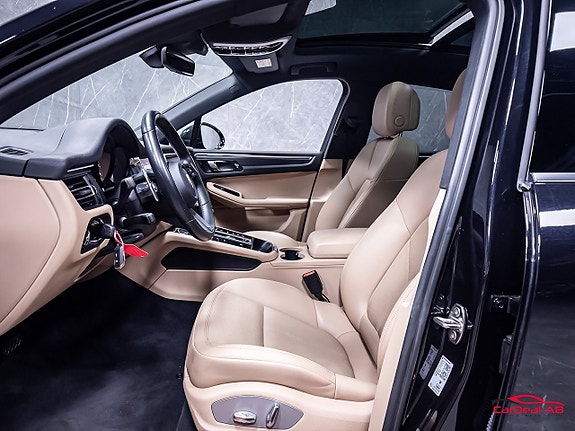Porsche Macan 10 of 30