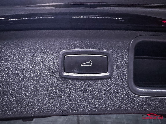 Porsche Macan 18 of 30