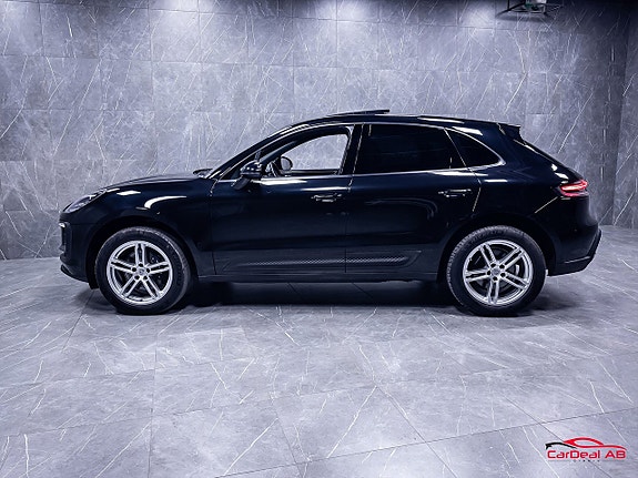 Porsche Macan 4 of 5