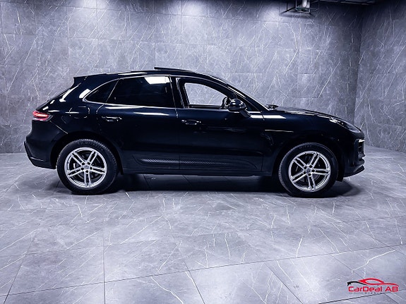 Porsche Macan 8 of 30