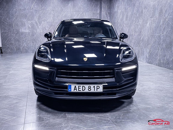 Porsche Macan 2 of 5