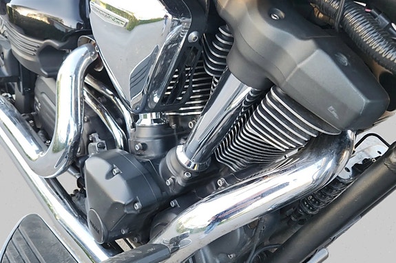 Yamaha XV1900A Midnight Star 1.9 med endast 1300 mil 6 of 8