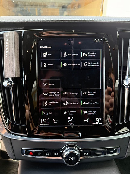 Volvo S90 14 of 18