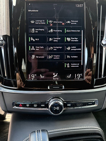 Volvo S90 15 of 18