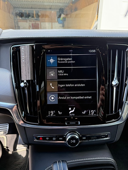 Volvo S90 13 of 18