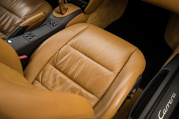 Porsche 911 Carrera 19 of 22