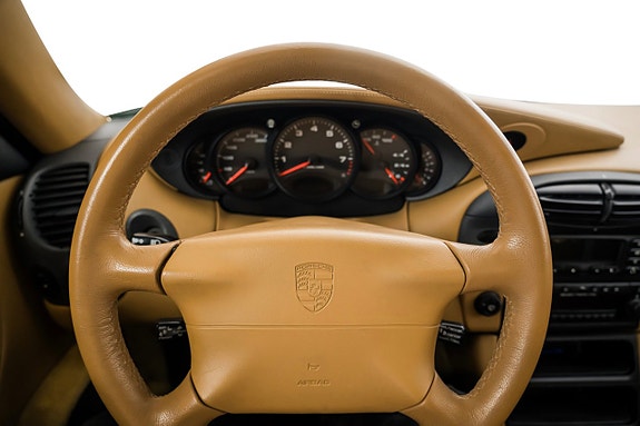 Porsche 911 Carrera 11 of 22