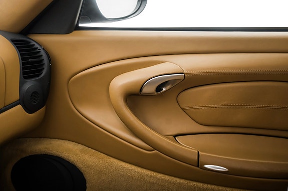 Porsche 911 Carrera 15 of 22