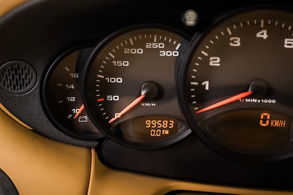 Porsche 911 Carrera 13 of 22