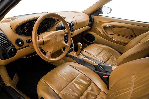 Porsche 911 Carrera 8 of 22
