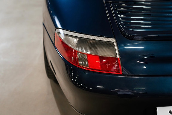Porsche 911 Carrera 7 of 22