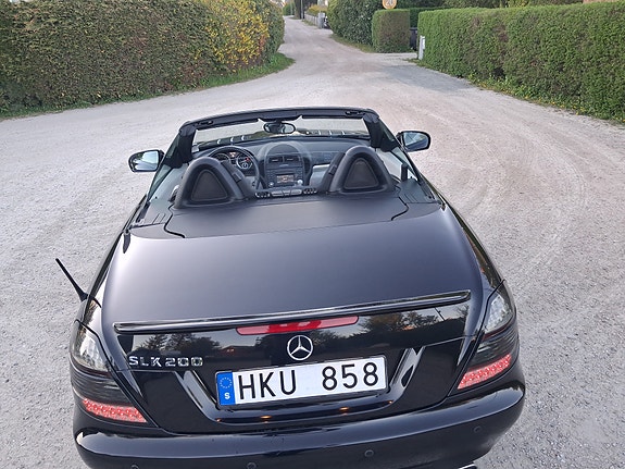 Mercedes-Benz SLK200 8 of 12
