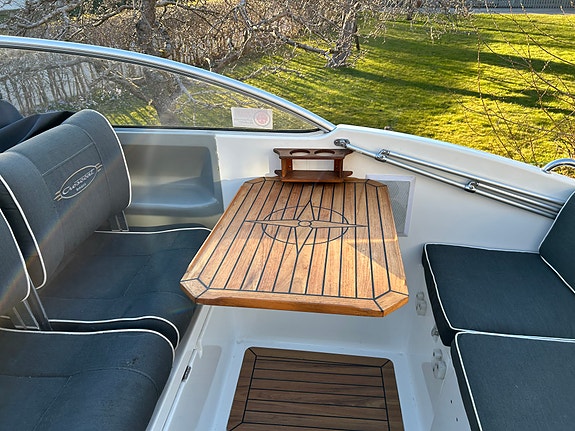 Crescent 650 DC -2011. Volvo Penta 3,0 L, Fin och påkostad daycruiser 11 of 13