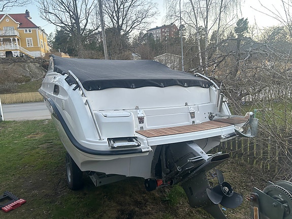 Crescent 650 DC -2011. Volvo Penta 3,0 L, Fin och påkostad daycruiser 4 of 13