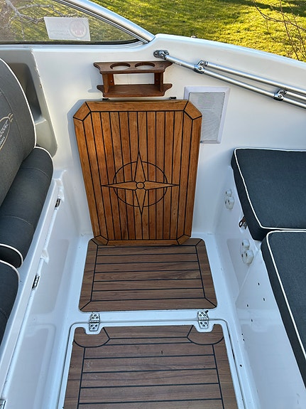 Crescent 650 DC -2011. Volvo Penta 3,0 L, Fin och påkostad daycruiser 9 of 13
